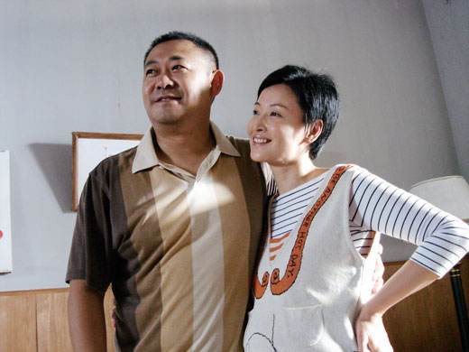 52岁姜武旅居四川小县城与娇妻宋妍齐变胖夫妻恩爱36年不变心