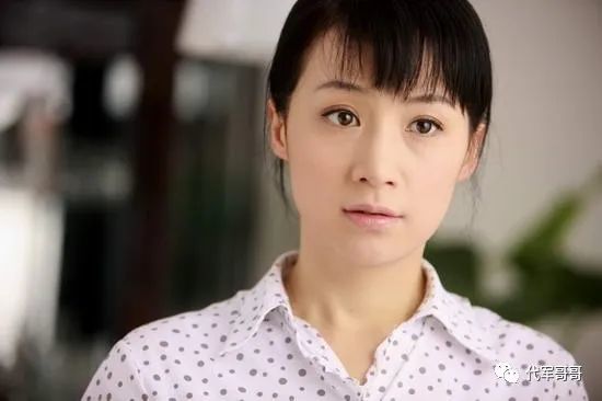 42岁姚芊羽近照曝光曾与黄海波传绯闻如今在美国生活很惬意