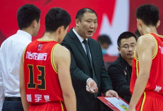 曝王晗离任原因只因老板不续约崔万军将接替上任下家清晰