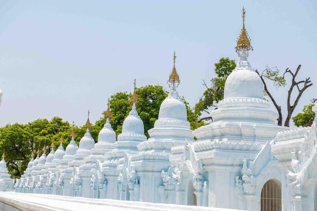 缅甸超大功德塔之一,美轮美奂的建筑令人过目难忘,赶紧来欣赏吧休闲区蓝鸢梦想 - Www.slyday.coM 缅甸超大功德塔之一,美轮美奂的建筑令人过目难忘,赶紧来欣赏吧休闲区蓝鸢梦想 - Www.slyday.coM