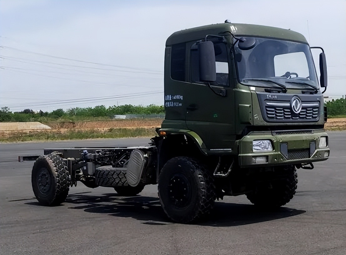 涂装疑似军车解放东风新型越野卡车曝光采用军绿车漆