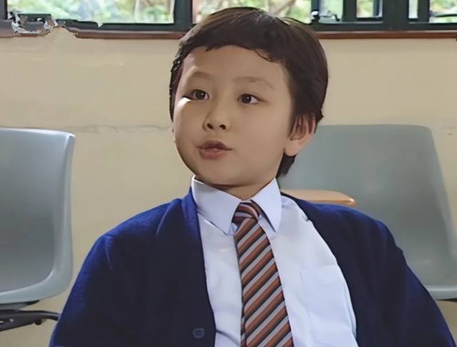 况复生晒夫妻恩爱合影庆结婚8周年息影当销售员回归平淡生活