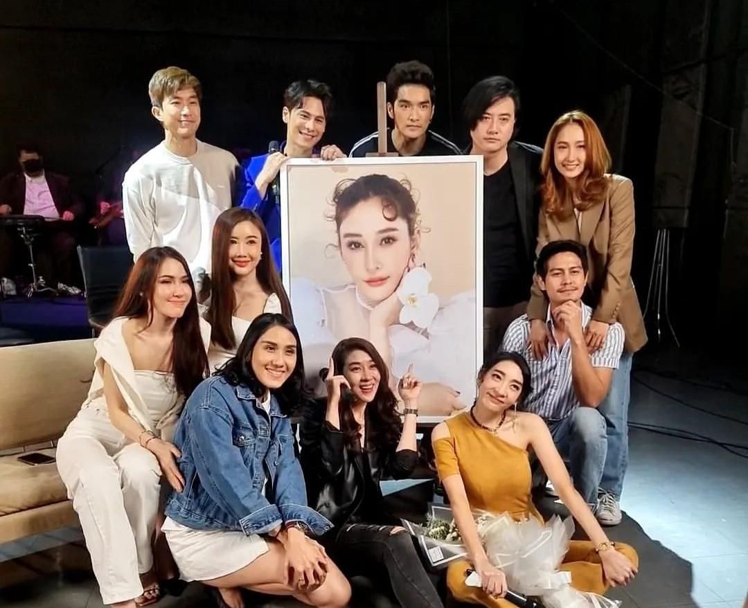 泰星cheer谈tangmo我非常同情她想念她她也曾经入梦来