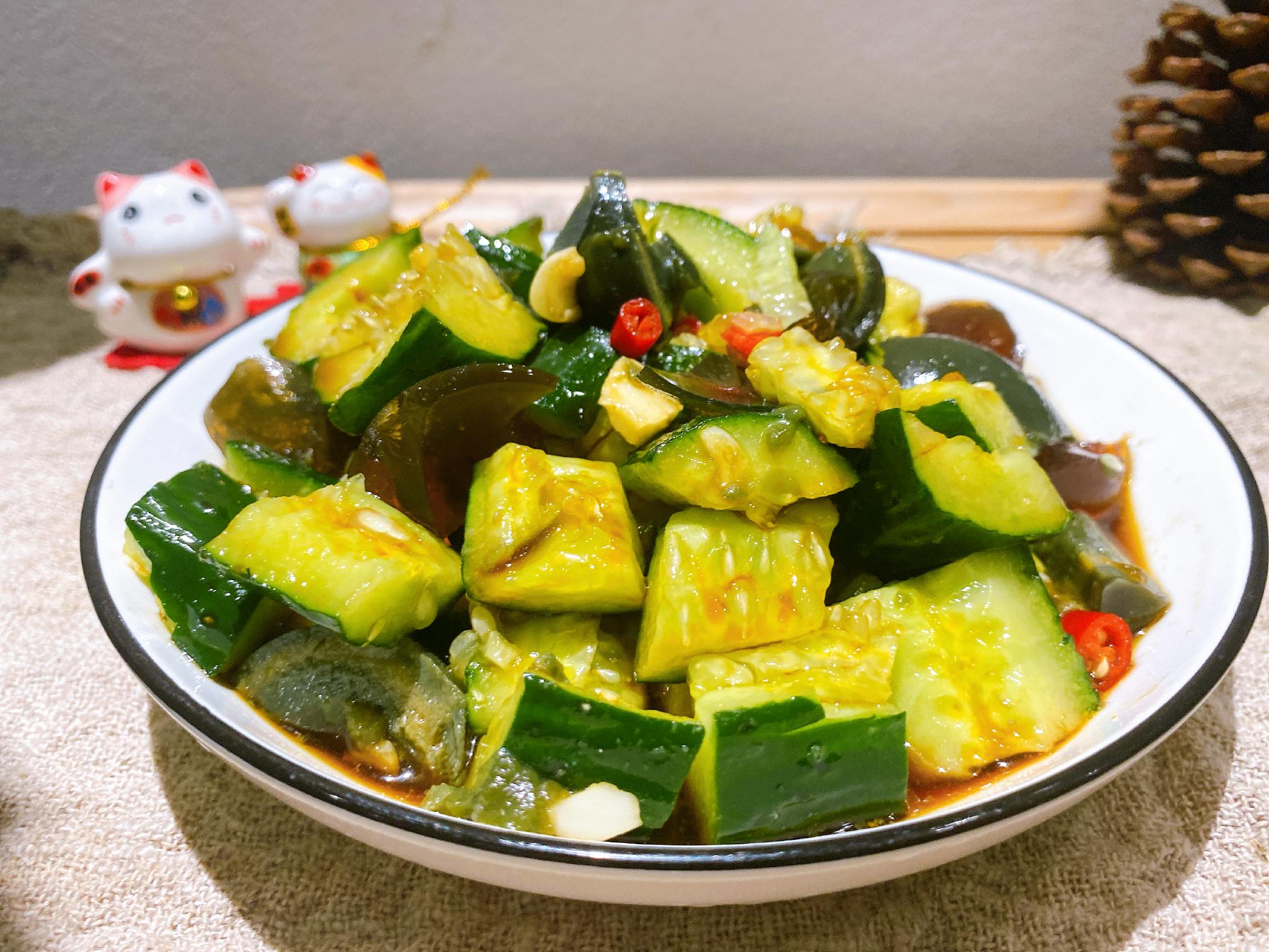 凉拌黄瓜时,第一步就做错了,难怪不入味!|凉拌|第一步|皮蛋_新浪新闻