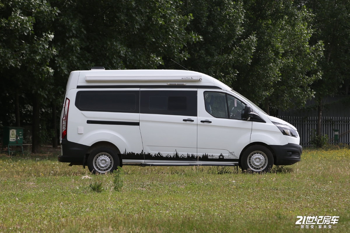 露营vanlife新选择实拍富日通雪豹b型房车