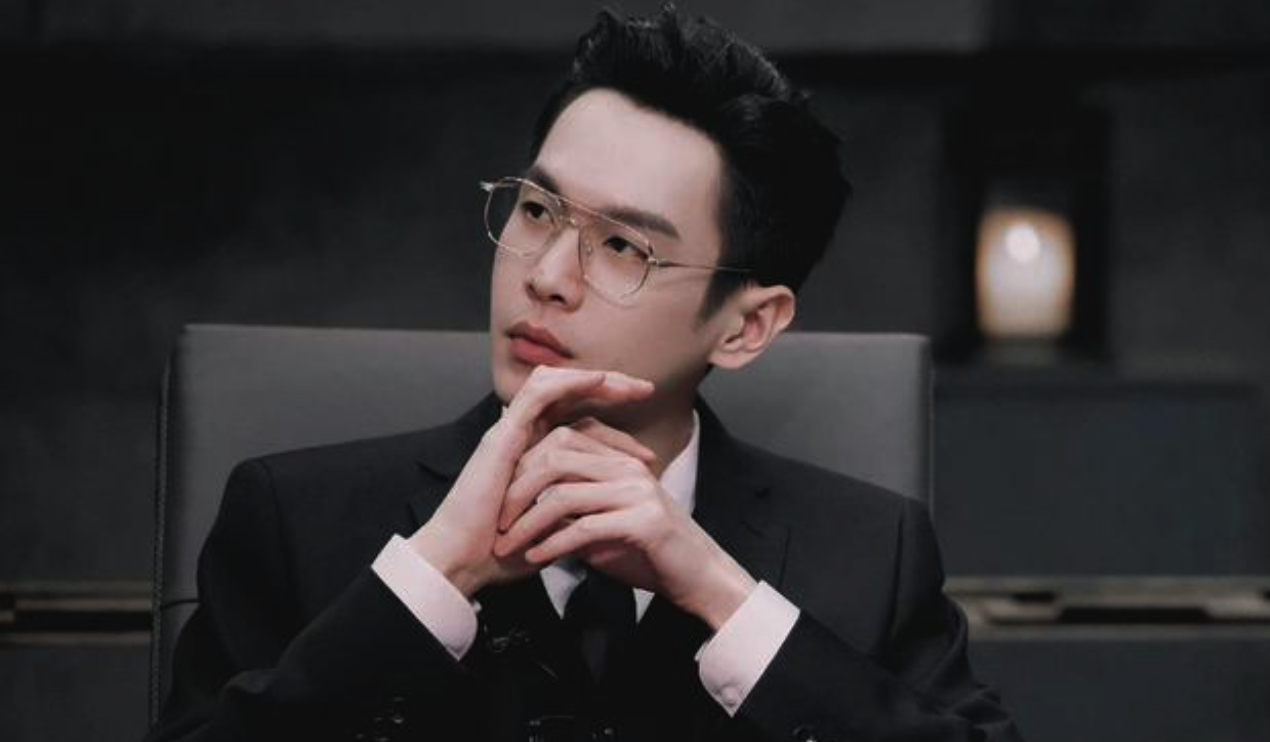 同为西装男神把杨洋肖战和靳东张晋放一起差距就出来了