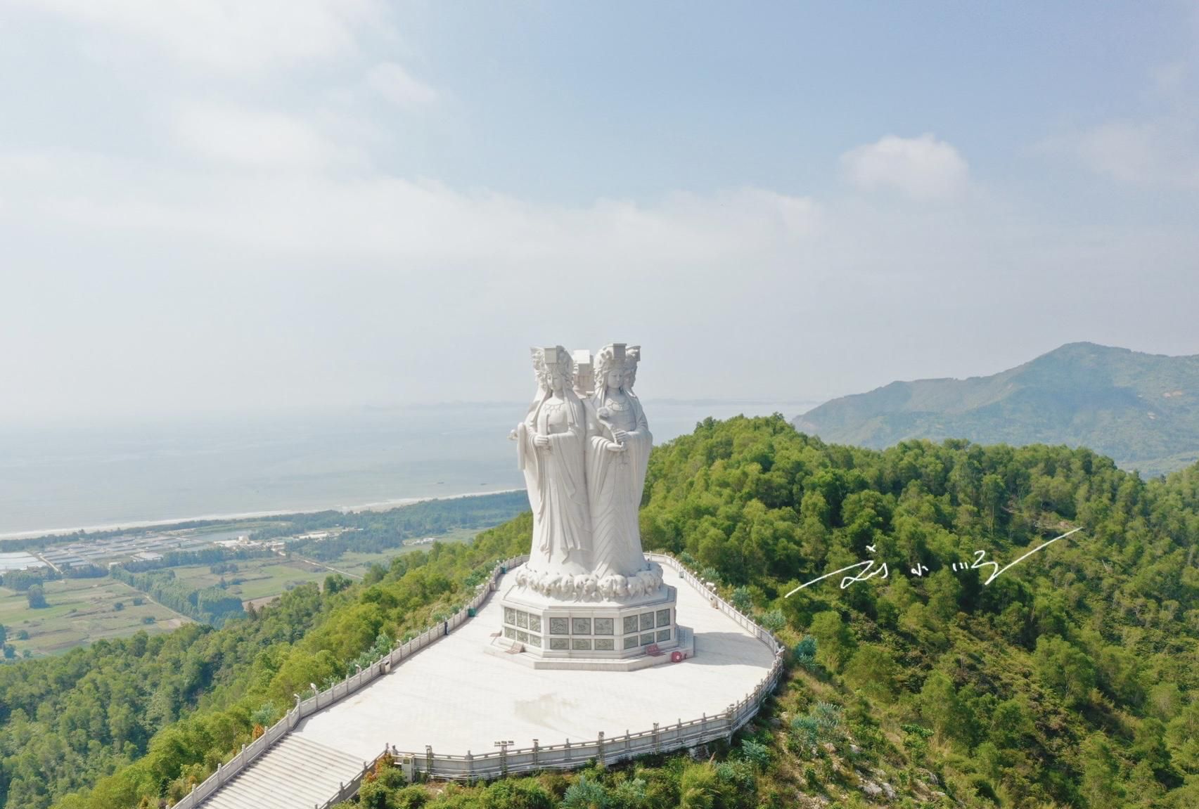 旅游,就会看见很多妈祖庙以及妈祖石像等等,最近,我在广东汕尾的海丰
