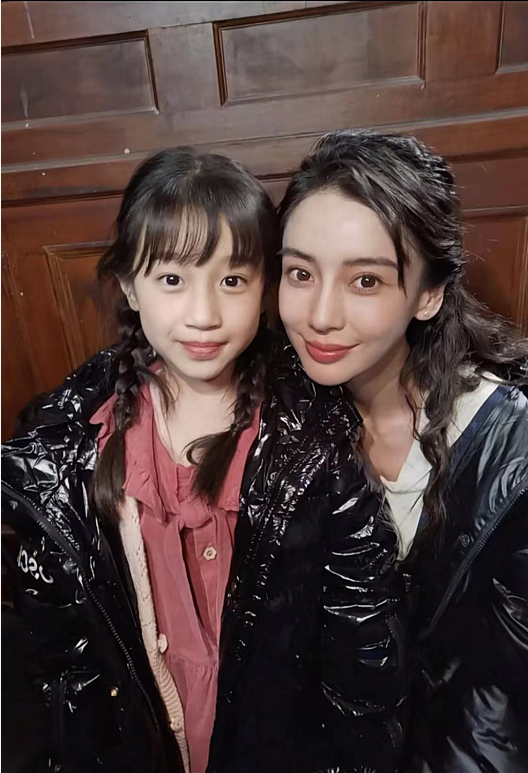 小演员称赞baby人美心善爆料小海绵重情重义喜欢与人分享