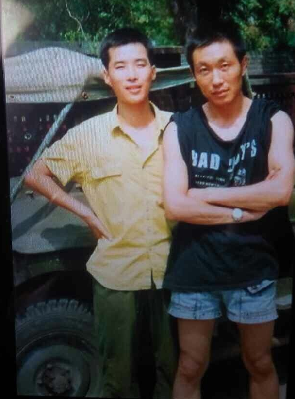 杜源妻子范小春长得黑还粗心结婚40年为何能成他手心里的宝