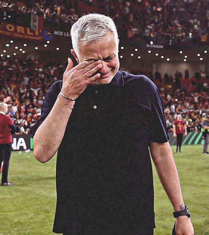 大笑哭泣狂傲59岁穆里尼奥创造历史曼联解雇他后悔吗