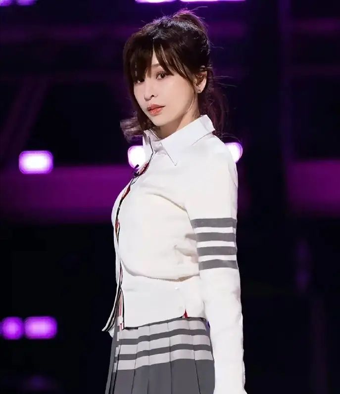 “甜心教主”王心凌翻红,那“励志女神”张韶涵,还能火一次吗?休闲区蓝鸢梦想 - Www.slyday.coM