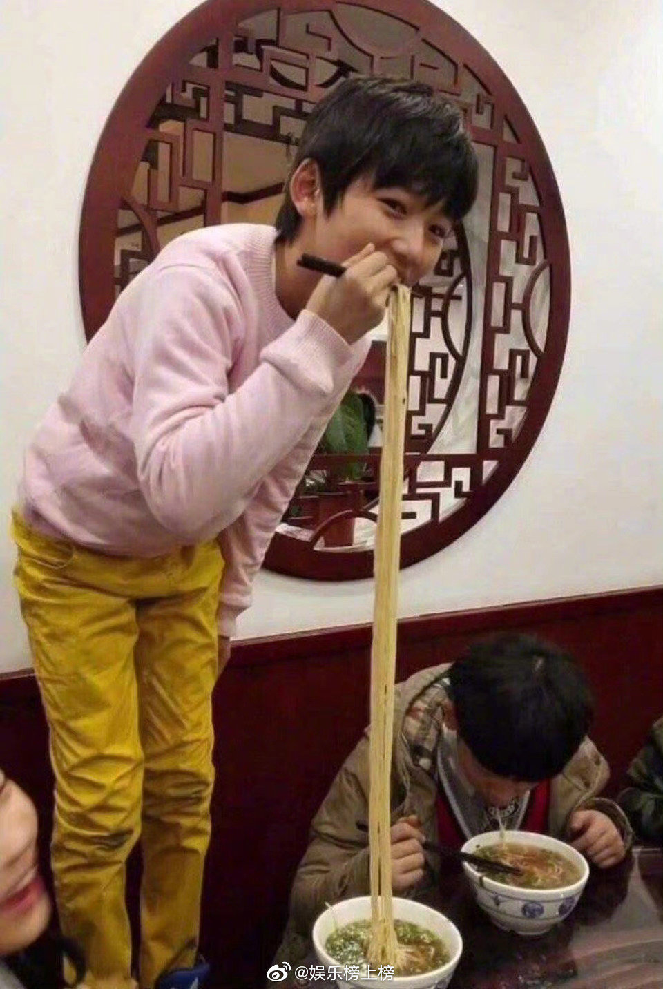 今日份考古请大家收看宋亚轩丰富的童年生活