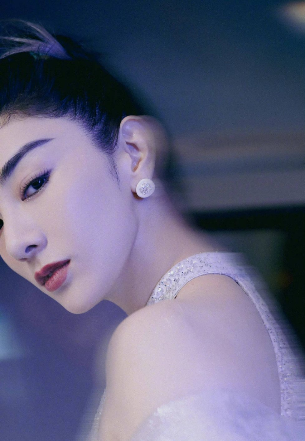 黄奕姐姐的侧脸太好看了吧,整个人的气质和轮廓都是绝美……|黄奕