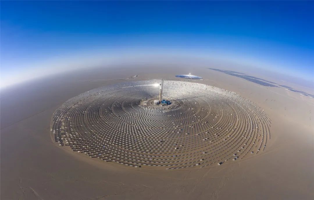 敦煌首航节能100兆瓦熔盐塔式光热发电项目&nbsp; 黄晓虎 摄
