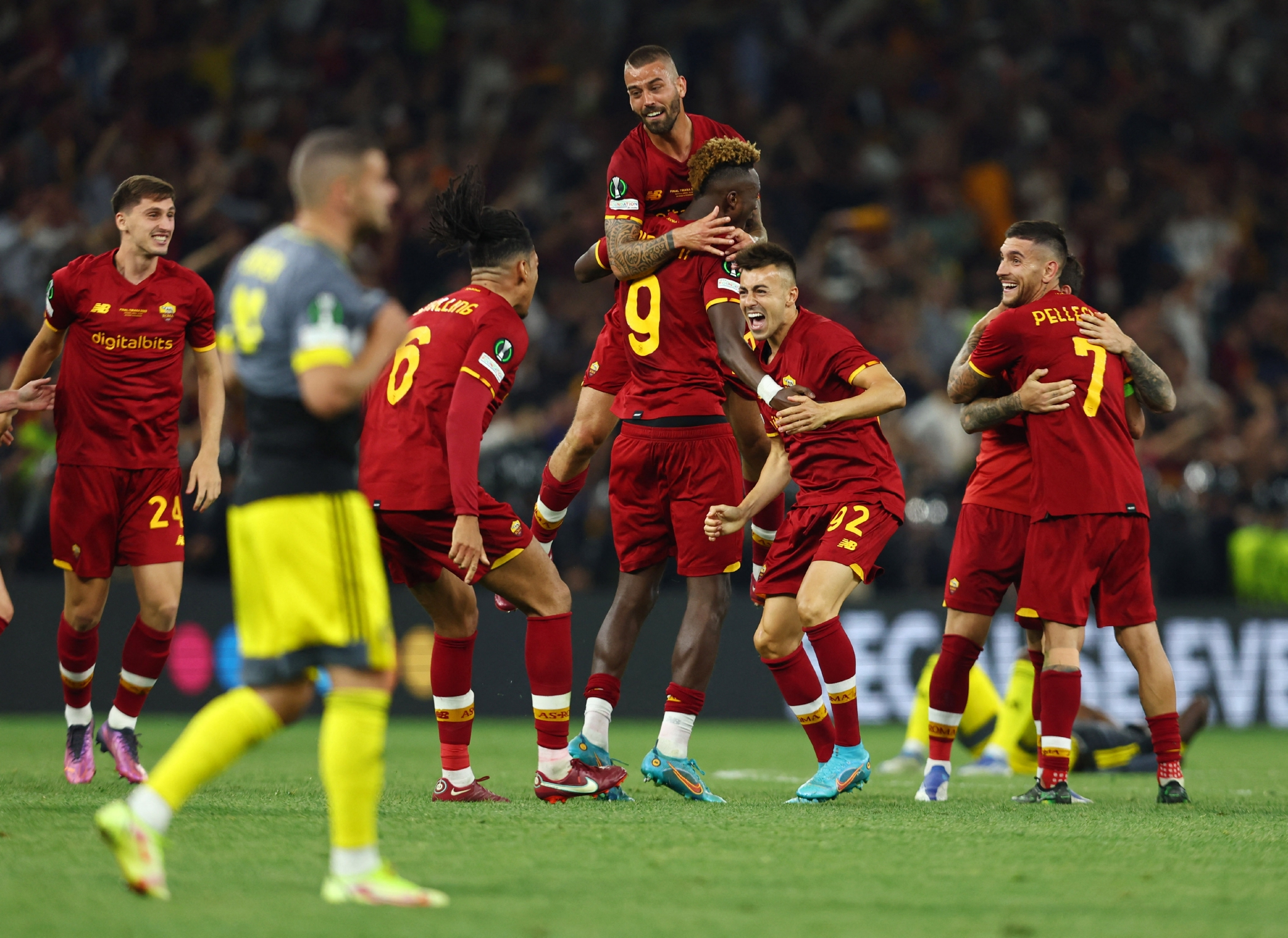 足球欧协联决赛罗马夺冠