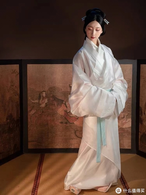 各朝代表性汉服大赏,你最欣赏哪个哪个形制?|汉服_新浪新闻
