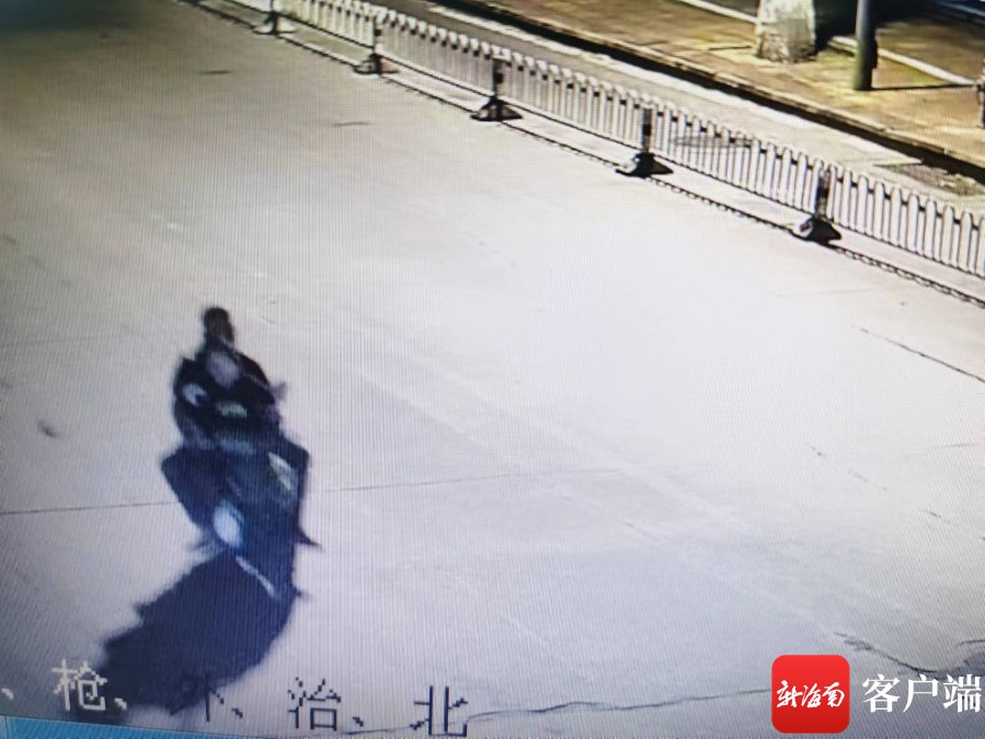 女子骑车被撞倒后肇事两轮车逃离现场 海口交警呼吁肇事司机现身配合调查休闲区蓝鸢梦想 - Www.slyday.coM