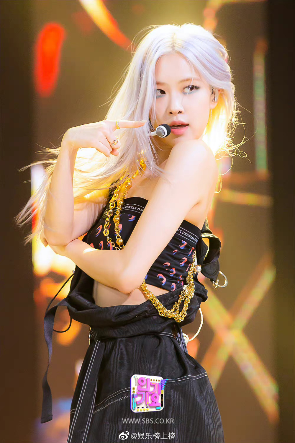 朴彩英舞台名场面很难不爱舞台上闪闪发光的rosé