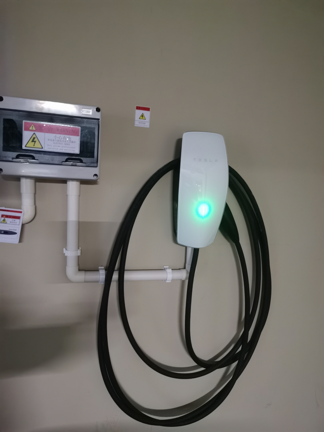特斯拉家庭充电桩到底有多香特斯拉车主每公里不到1毛钱