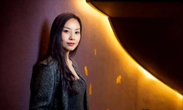 80后女富豪刘畅退隐十年33岁接掌千亿帝国转身却嫁给小导演