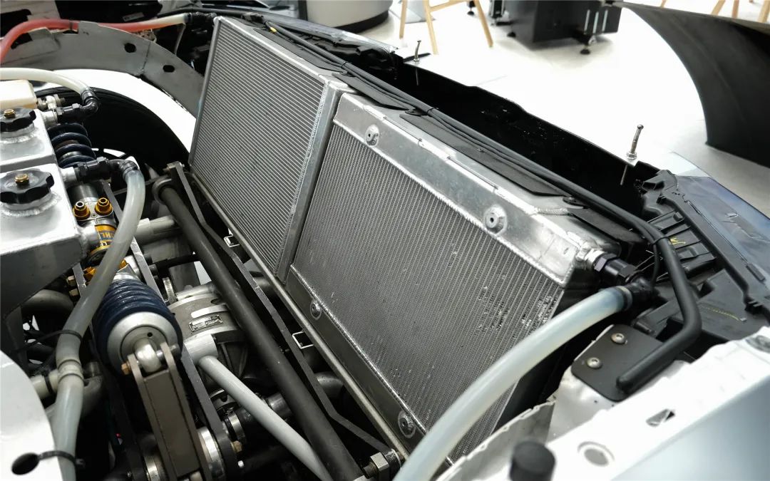 7台电机的电动怪兽福特mustangmache1400一看就不好惹