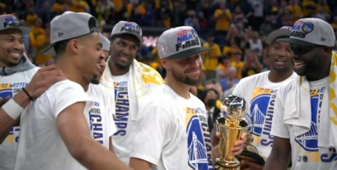 库里:我在更衣室给杜兰特发短信,希望总决赛现场能得到他的支持休闲区蓝鸢梦想 - Www.slyday.coM 库里:我在更衣室给杜兰特发短信,希望总决赛现场能得到他的支持休闲区蓝鸢梦想 - Www.slyday.coM