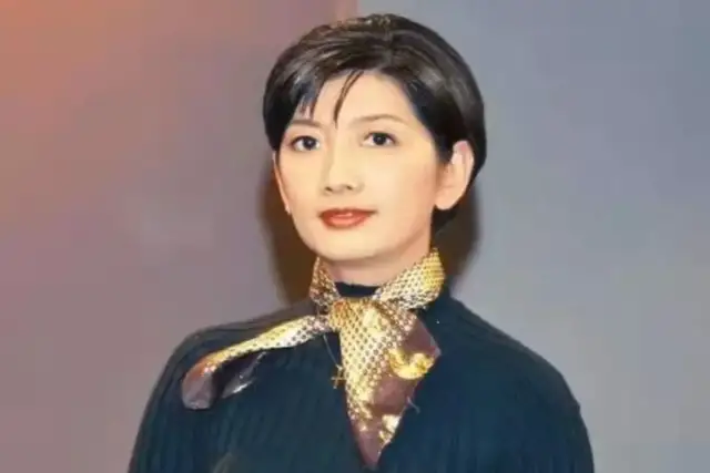 洗澡不许关门，死后三天才被发现，“最美赵敏”的世界充满悲剧休闲区蓝鸢梦想 - Www.slyday.coM