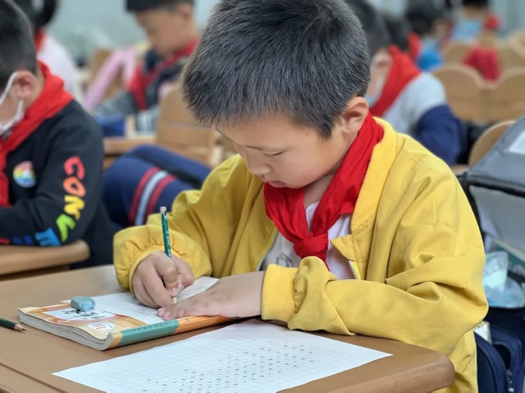 写字颤抖书写速度慢书写痉挛喝舒筋活络汤怎么样？