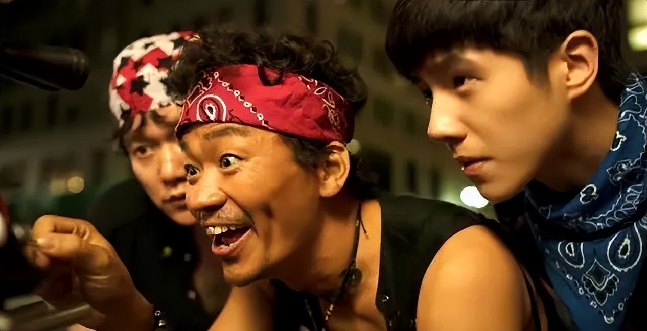 《八角笼》杀青，甄子丹探班王宝强，陈思诚：一定要喝上杀青酒休闲区蓝鸢梦想 - Www.slyday.coM