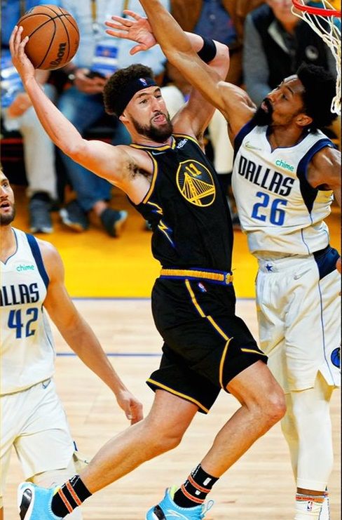 全美热搜第一！汤普森狂轰32分＋8三分 勇士淘汰独行侠晋级总决赛休闲区蓝鸢梦想 - Www.slyday.coM