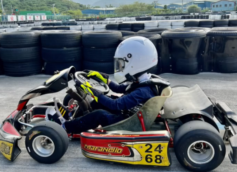 林志颖老婆晒泳装美照,生仨娃还是超模身材,自称小女孩超自信休闲区蓝鸢梦想 - Www.slyday.coM 林志颖老婆晒泳装美照,生仨娃还是超模身材,自称小女孩超自信休闲区蓝鸢梦想 - Www.slyday.coM