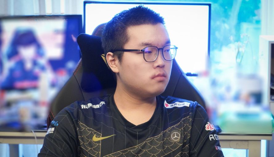 世界冠军上单特训Bin的船长！EDG助RNG夺MSI冠军休闲区蓝鸢梦想 - Www.slyday.coM