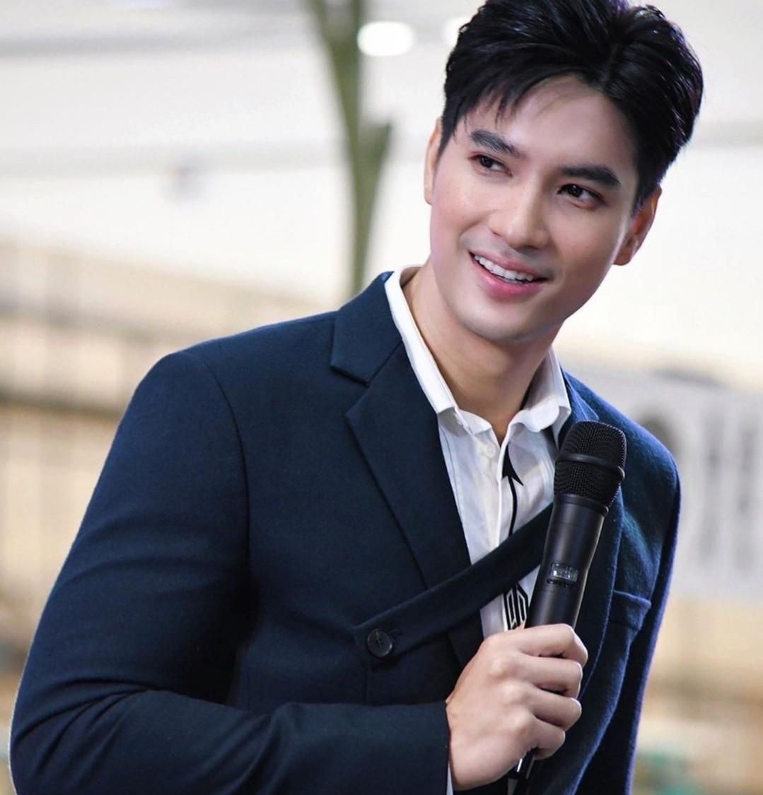 泰星mike我跟pooklook的关系有些奇怪但是我觉得很幸福