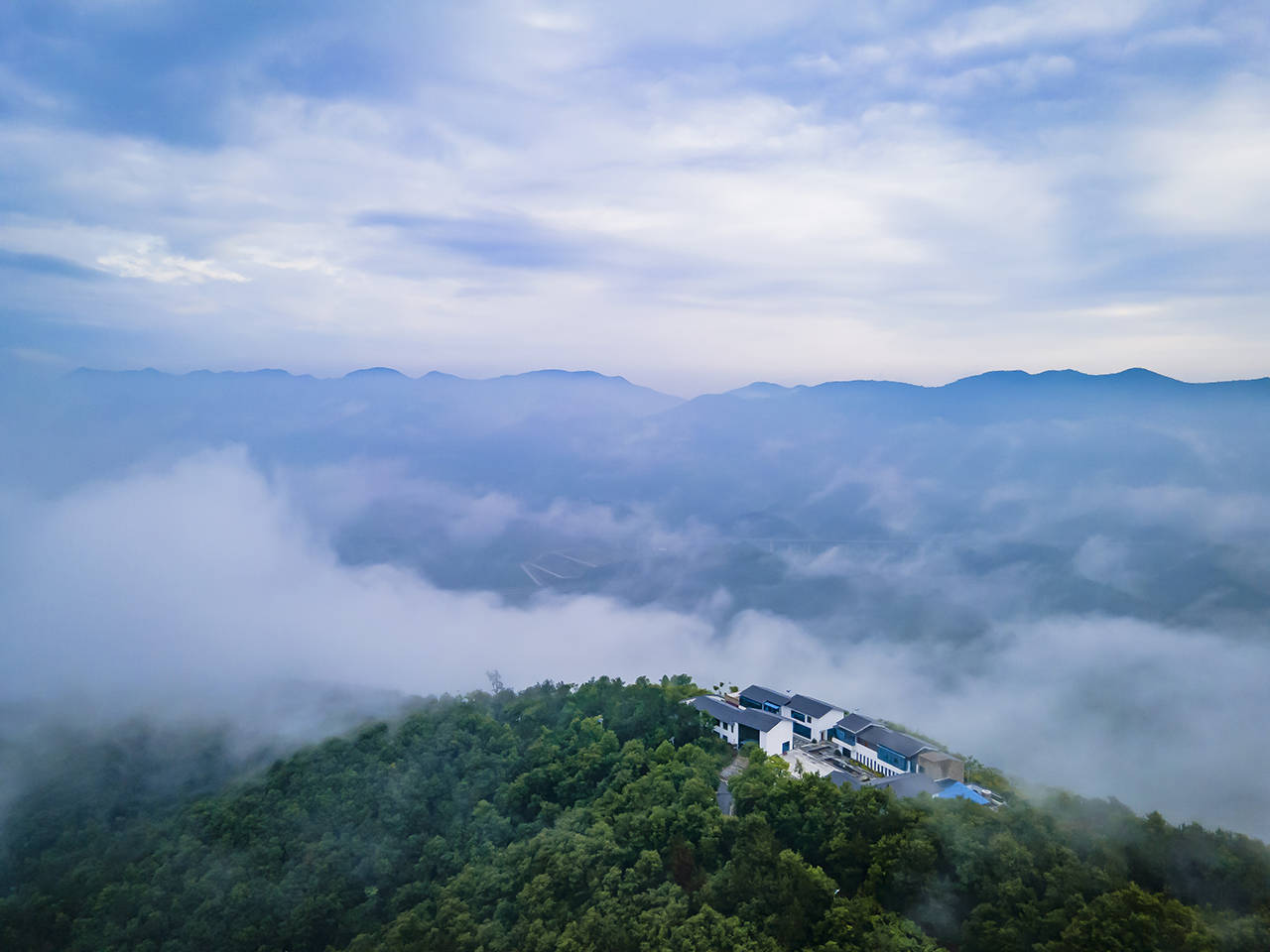 襄阳后花园南漳天池山水镜先生曾为它宣传