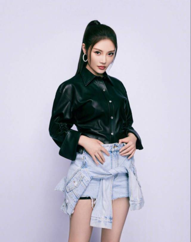 徐冬冬终于换风格了,穿遮臀白衬衫清纯靓丽,整个人气质更高级了休闲区蓝鸢梦想 - Www.slyday.coM 徐冬冬终于换风格了,穿遮臀白衬衫清纯靓丽,整个人气质更高级了休闲区蓝鸢梦想 - Www.slyday.coM