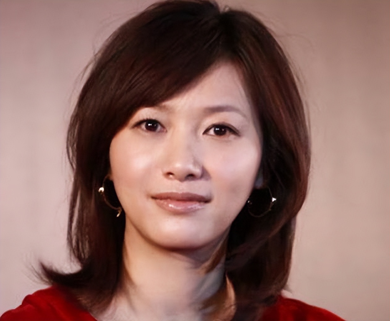 这10位京圈儿女星,个个雍容华贵|高圆圆|李小冉|徐静蕾_新浪新闻