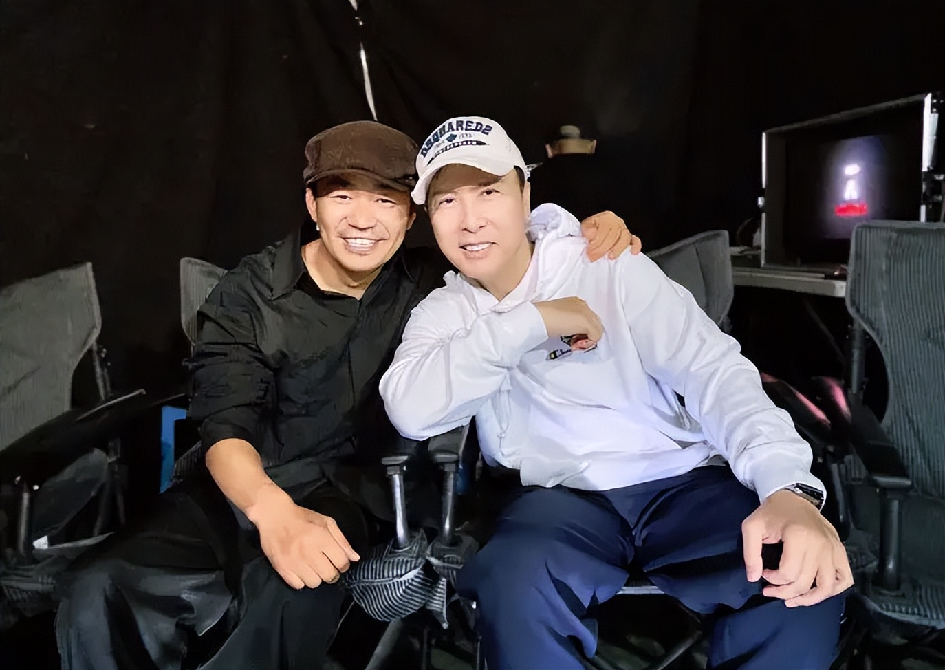 《八角笼》杀青，甄子丹探班王宝强，陈思诚：一定要喝上杀青酒休闲区蓝鸢梦想 - Www.slyday.coM