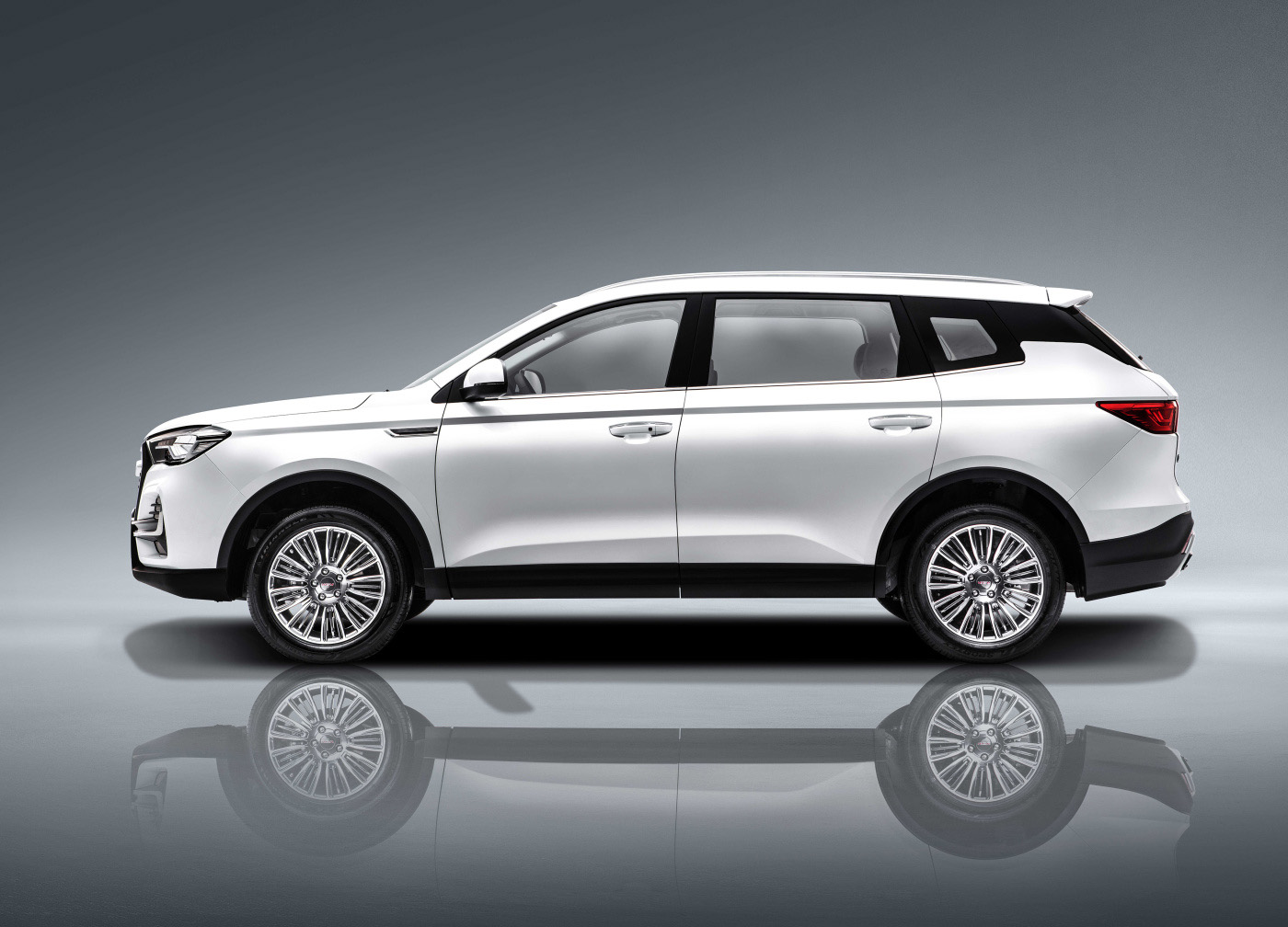 中国重汽新款suv上市外观很年轻运动57座布局15t动力