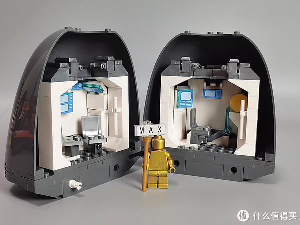 神舟十二号返回舱成功着陆航天员凯旋