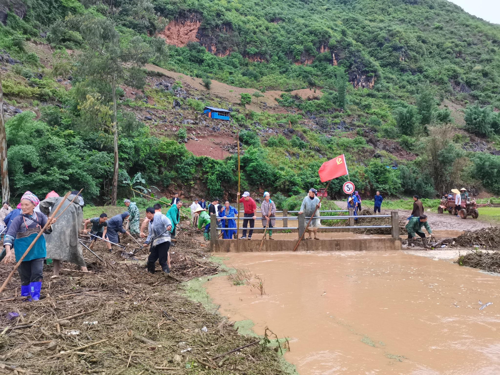 云南省丘北县暴雨已致4人遇难4人失联