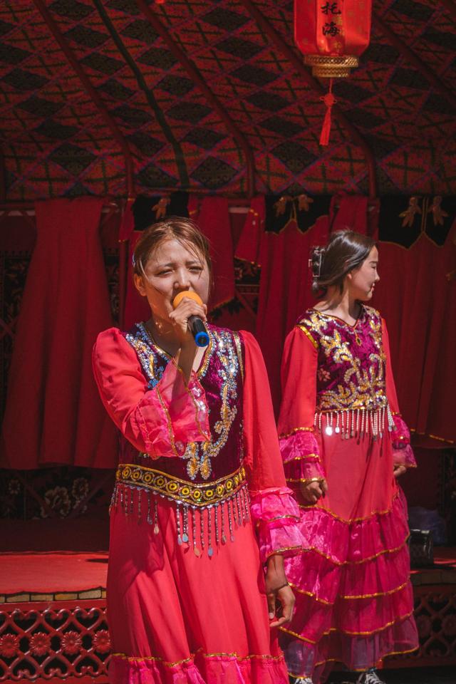 新疆旅行：追寻牧羊人的歌声，我们遇见了一片超美白桦林休闲区蓝鸢梦想 - Www.slyday.coM