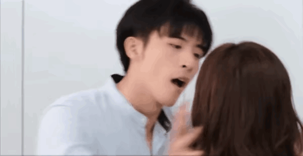 肖战、杨洋、陈伟霆、任嘉伦、钟汉良、郑业成谁的吻戏让你尖叫?休闲区蓝鸢梦想 - Www.slyday.coM 肖战、杨洋、陈伟霆、任嘉伦、钟汉良、郑业成谁的吻戏让你尖叫?休闲区蓝鸢梦想 - Www.slyday.coM