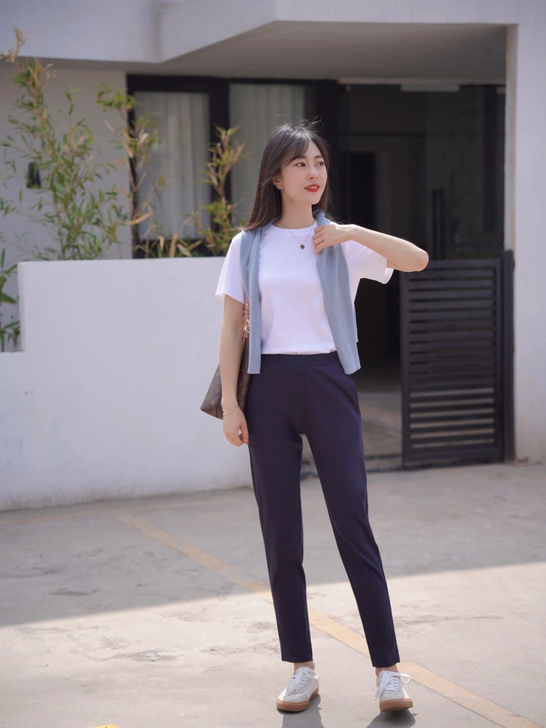 普通女生t恤怎么穿出时尚感看看这些穿搭技巧简单实用提气质