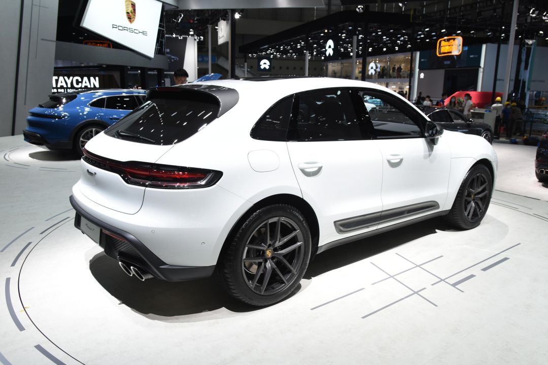 2022粤港澳车展丨62秒破百售623万元新款保时捷macant亮相