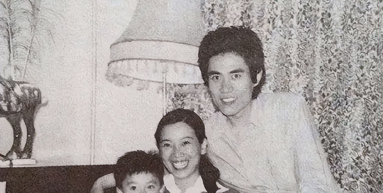 陈宝国:与赵奎娥恋爱8年,结婚40年育有一子,明星儿子是他们骄傲休闲区蓝鸢梦想 - Www.slyday.coM 陈宝国:与赵奎娥恋爱8年,结婚40年育有一子,明星儿子是他们骄傲休闲区蓝鸢梦想 - Www.slyday.coM