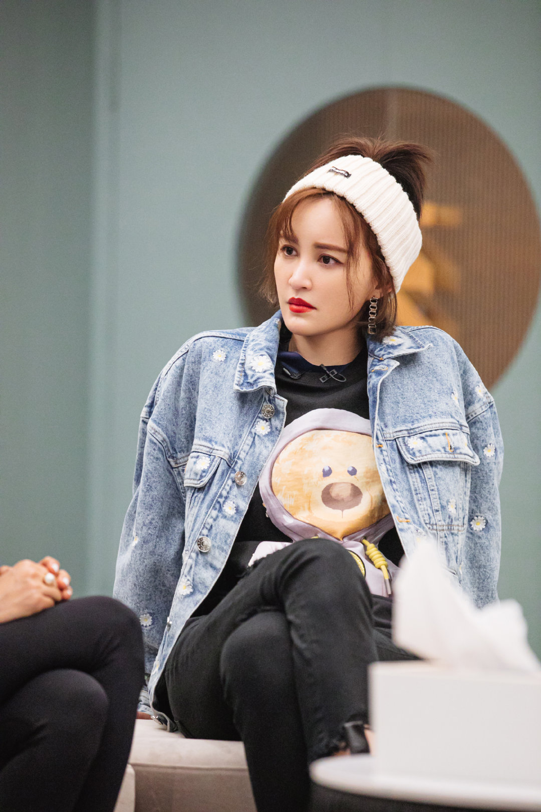 张歆艺发微博晒姐姐们的合照还戴了徐梦桃的冠军奖牌……|徐梦桃