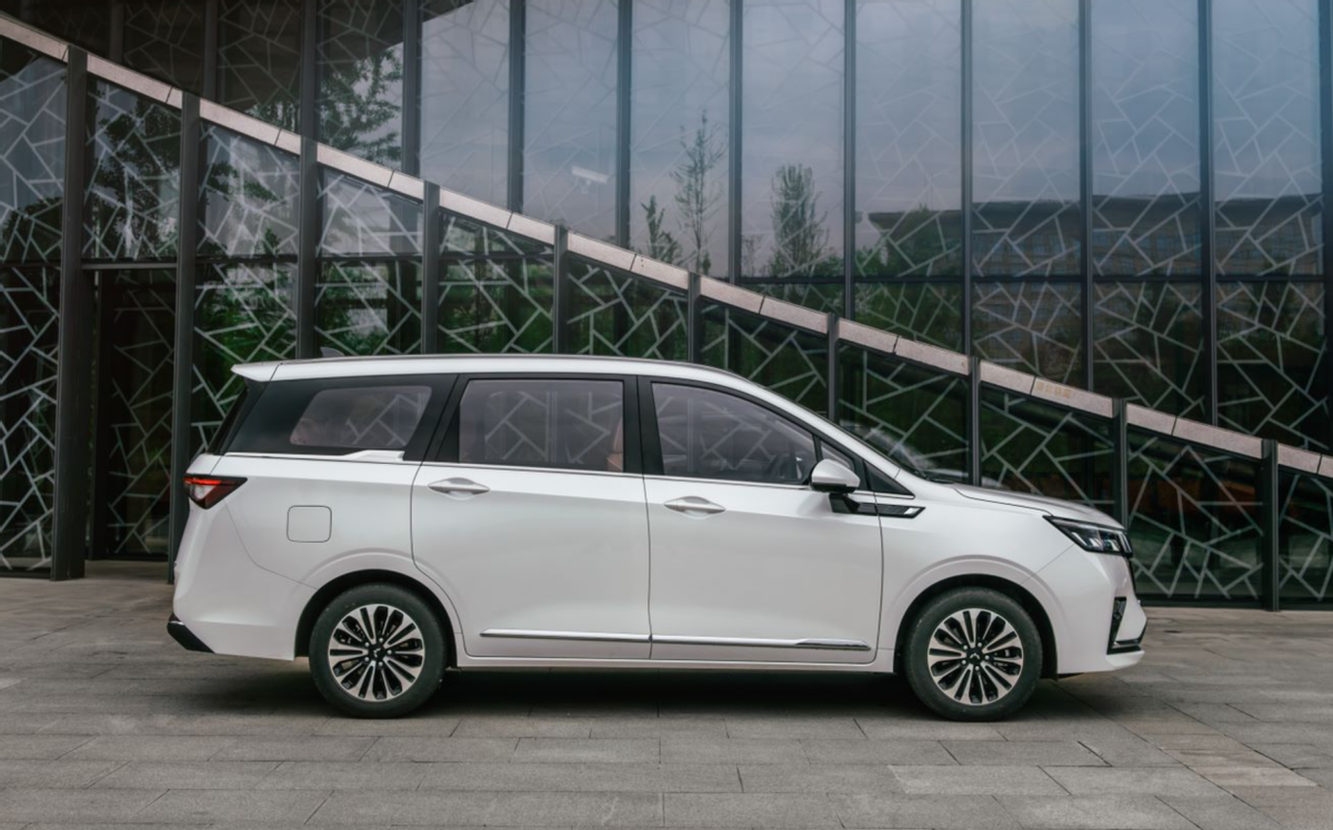 还盯着吉利帝豪?这台7座mpv,长4785mm,一身科技,于6月上市-新浪汽车