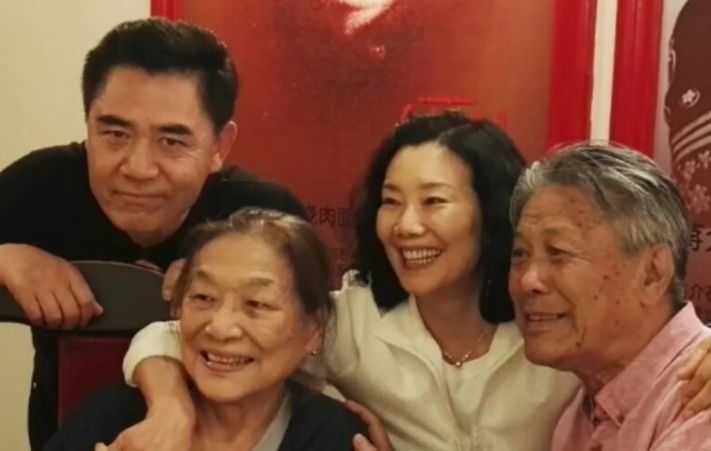 陈宝国:与赵奎娥恋爱8年,结婚40年育有一子,明星儿子是他们骄傲休闲区蓝鸢梦想 - Www.slyday.coM 陈宝国:与赵奎娥恋爱8年,结婚40年育有一子,明星儿子是他们骄傲休闲区蓝鸢梦想 - Www.slyday.coM