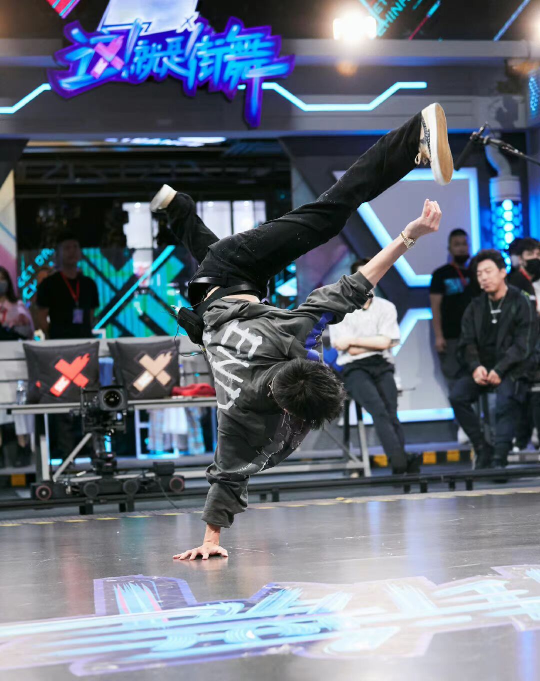 王一博陈烁官宣,评论区却开始心疼陈宇,粉丝:名被抢,姓也没了休闲区蓝鸢梦想 - Www.slyday.coM 王一博陈烁官宣,评论区却开始心疼陈宇,粉丝:名被抢,姓也没了休闲区蓝鸢梦想 - Www.slyday.coM