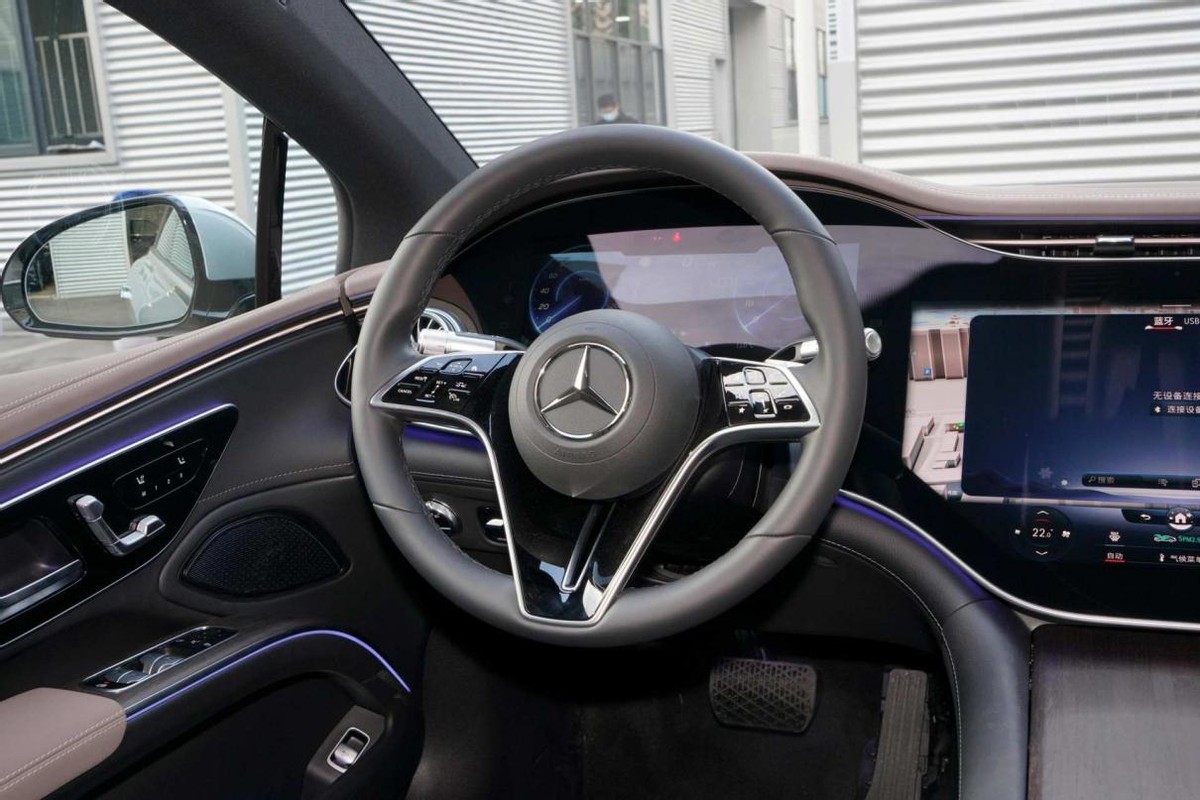百万纯电动奔驰不敌新势力？奔驰EQS现身说法，每月养车花多少钱休闲区蓝鸢梦想 - Www.slyday.coM